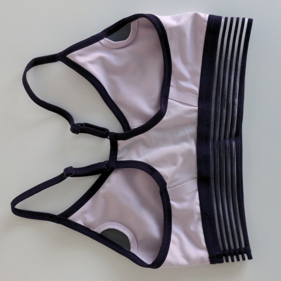 Nike Indy Bra - Picture 2 of 4